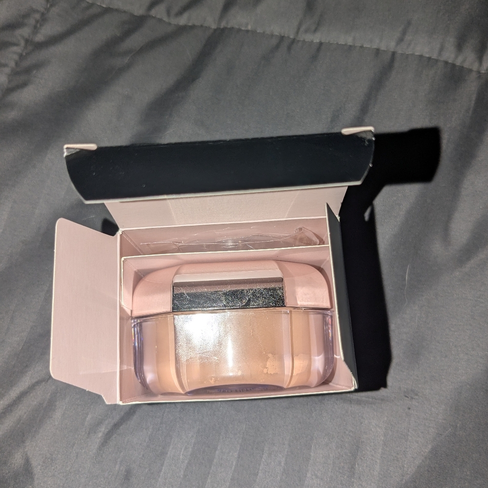 Fenty Beauty Pro Filt'r Setting Powder - Picture 4 of 5